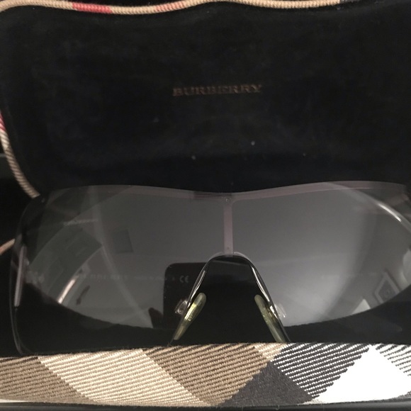 Burberry Sunglasses women’s - Picture 5 of 6